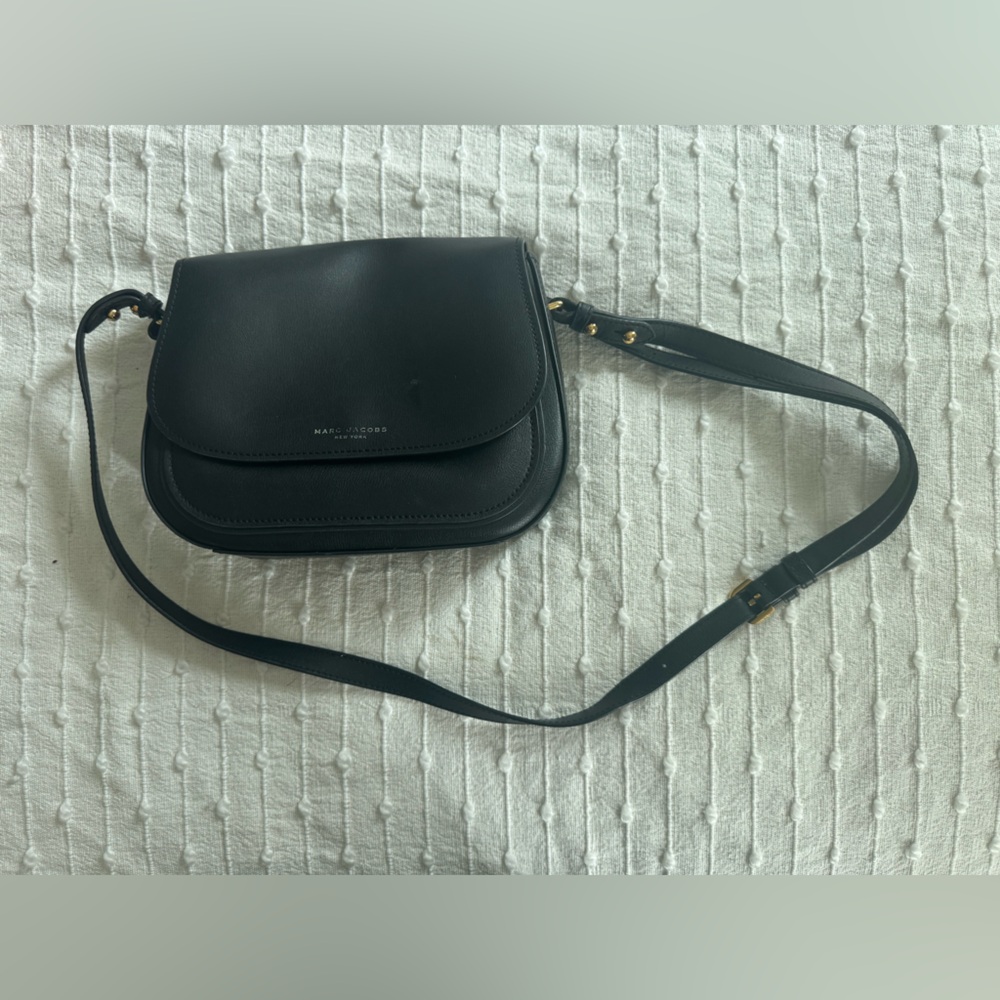 Marc Jacobs New York black satchel crossbody bag with gold details and tag